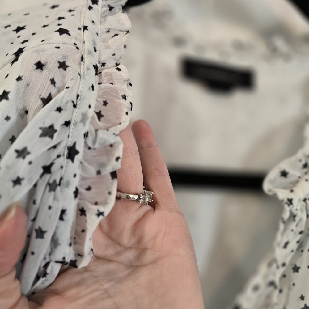 Star Print, Cap-sleeve Blouse - Picture 2 of 6